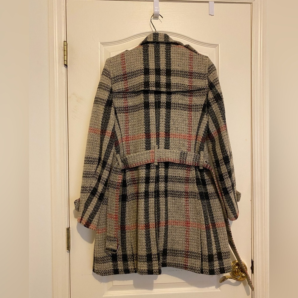 Gorgeous Burberry wool grey coat - Picture 3 of 6